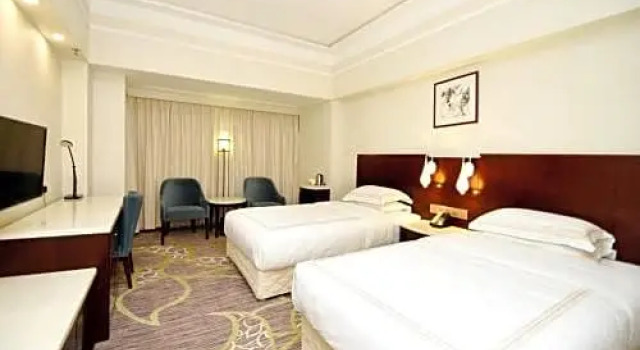 Номер Superior Overseas Chinese Friendship Hotel