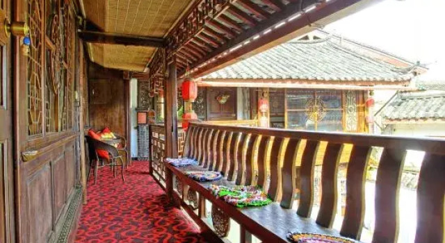 Fuhuaju Inn, Забронировать Отель Лицзян Юньнань, рядом с Улица Сквер-стрит Древнего города Даянь