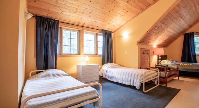 Wildflower Cottage A Fantastic boat access family cottage with a spectacular 500' of waterfront!, Prenota Casa vacanze Port Carling Muskoka