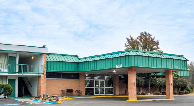 Super 8 By Wyndham Hope, Boek Hotel Hotels in Missouri met zwembad, Zwembad