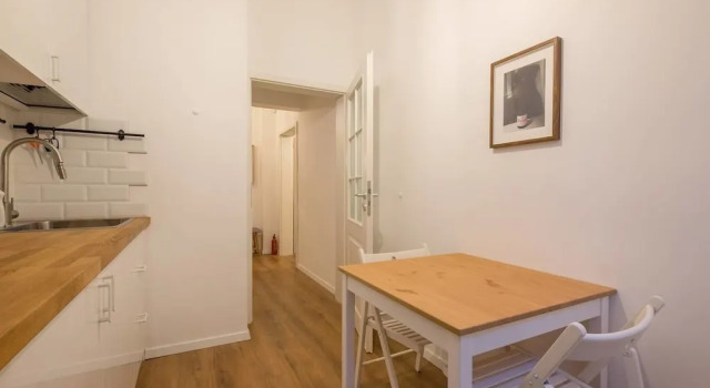 FM Deluxe 1-BDR Apartment - Solunska street, Забронировать Апартаменты/квартира Апартаменты Софии, рядом с Королевский дворец, Апартаменты/квартира