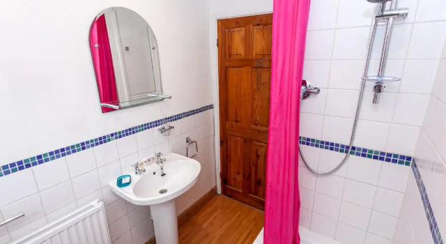Chic 3 Bed House for up to 6 people in the city of Manchester