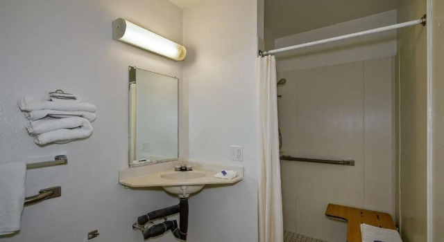 Четырёхместный номер Standard Motel 6-Green Bay, WI