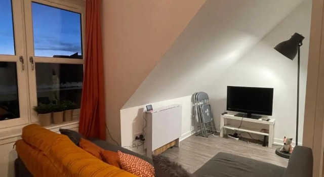 Carvetii - Edward House C - 2 Dbl bed 2nd floor flat, Забронировать Отель Данфермлин Файф, рядом с Музей «Место рождения Эндрю Карнеги»