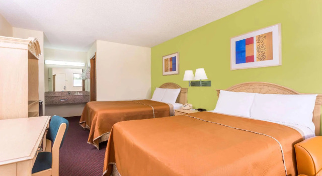 Четырёхместный номер Standard Travelodge by Wyndham Cordele