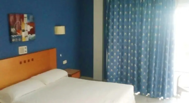 Двухместный номер Standard с балконом Hotel Aeropuerto Sur