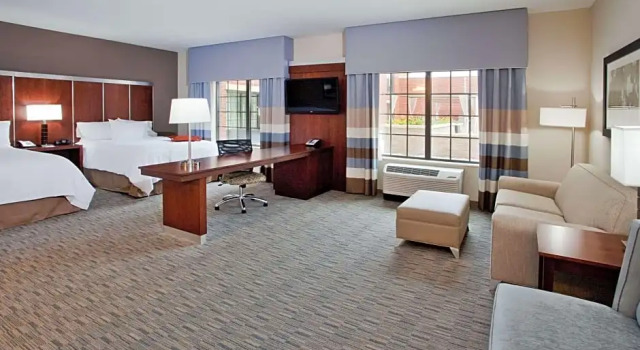 Люкс с 2 комнатами Hampton Inn & Suites Chapel Hill/Carrboro