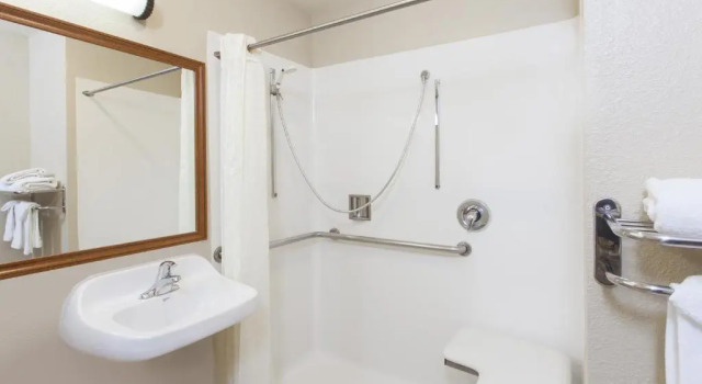Номер Standard Days Inn by Wyndham Carlsbad