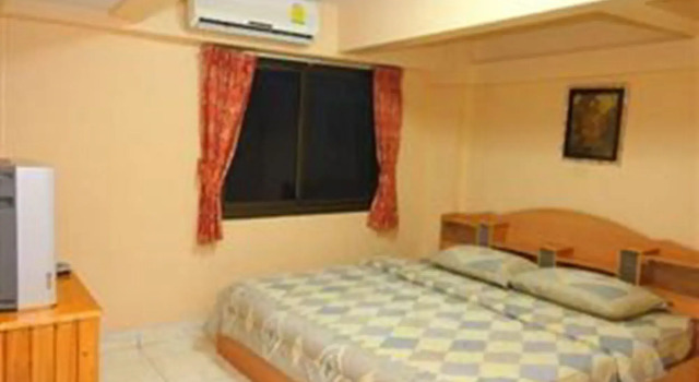 Urs Treff Guesthouse, Rezervovat Penzión Hotely v Petchaburi s parkováním, Parkování