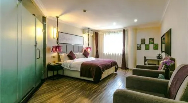 Blooming Hotel