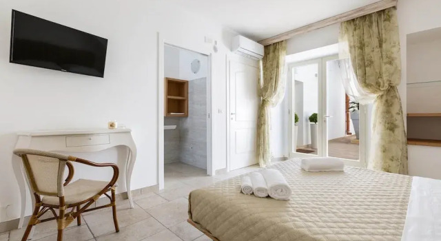 1911 B&B I Tarocchi - Camera Matrimoniale La Luna, Buchen Sie Bed & Breakfast Hotels in Nardò mit Pool, Schwimmbad