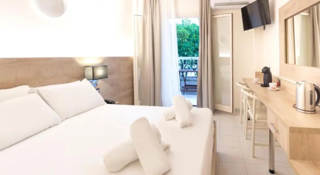 Четырёхместный номер Superior Hotel Odysseas