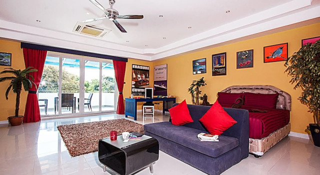 Pratumnak Argyle Villa 8 Beds