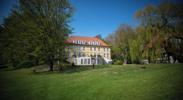 SCHLOSSRESIDENZ - Boutique Apartments & Hotel Suiten, Book Apartment Garbsen 