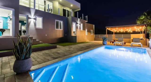 Коттедж Private Estate with Pool 10bed/6baths