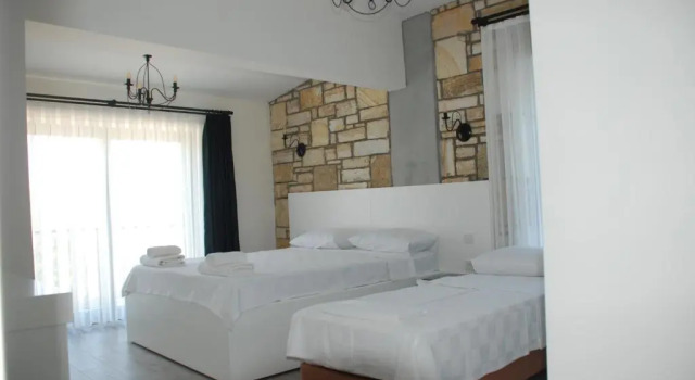 Двухместный номер Standard с видом на бассейн Victoria Hotel and Lounge