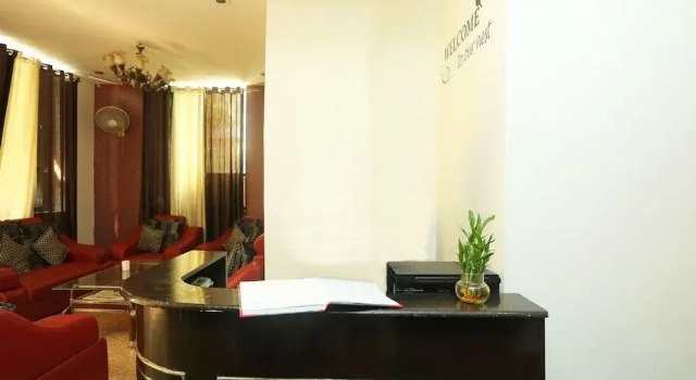 Oyo 18967 Haveli Inn, Забронировать Отель Гургаон Gurgaon Region, рядом с Sikanderpur Rapid Metro