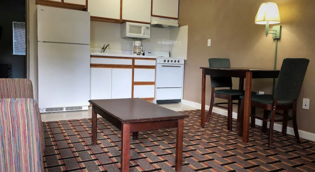 Двухместный люкс Deluxe Affordable Suites Burlington