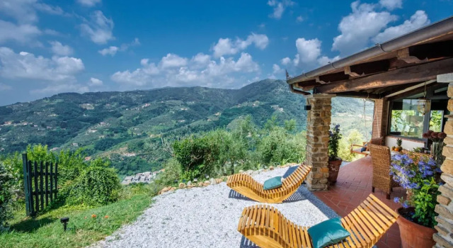 Вилла Sospirata Farmhouse in Pescia