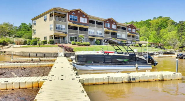 Апартаменты Boat Slip & Pool Access: Alexander City Escape