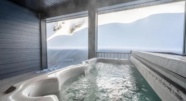 Апартаменты Grizzly Ridge Getaway Brand New, Hot Tub, Sleeps 11