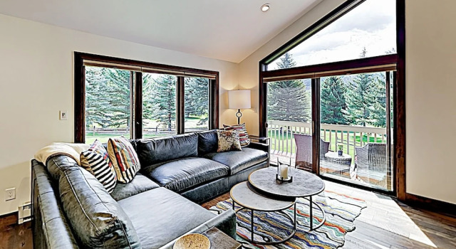 New Listing! Modern Mountain Ski W/ Balcony 3 Bedroom Condo, Забронировать Дом для отпуска Виллы Эйвон, Вилла