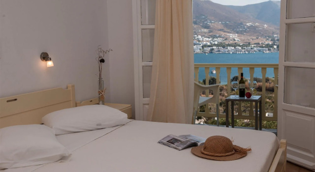 Akrotiri Hotel