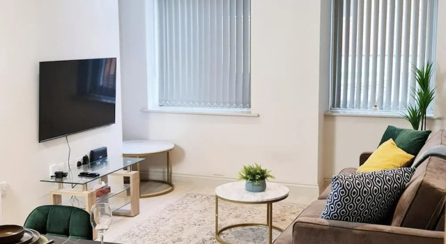 Charming 1-bed, Sleeps 2, Parking, Varaa Huoneisto Asunnot kohteessa Merseyside, Huoneisto