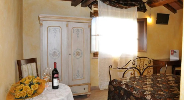 Country House La Lungavita, Varaa Hotelli Gualdo Cattaneo Umbria
