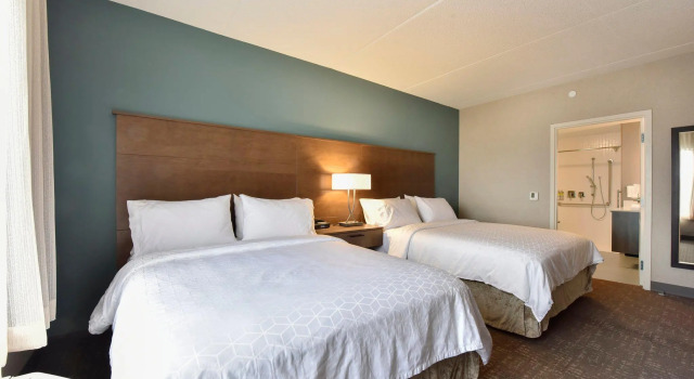 Четырёхместный люкс c 1 комнатой Staybridge Suites Waterloo - St Jacobs Area by IHG
