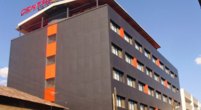 Central Hotel Tana, Забронировать Отель Отели и гостиницы Антананариву, рядом с Analakely Market, Отель