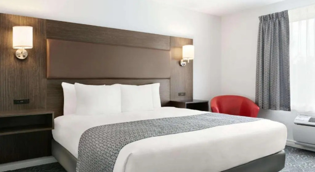 Двухместный люкс Travelodge by Wyndham Rigaud
