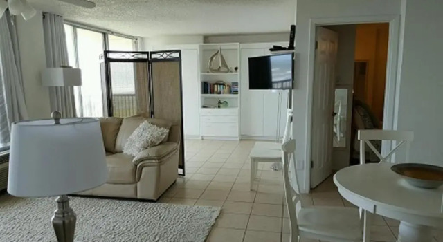 Апартаменты с 2 комнатами Islander East Condominiums