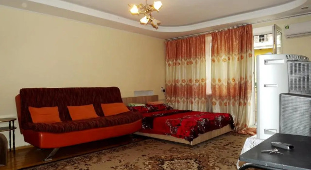 Apartments on Logvinenko 26a