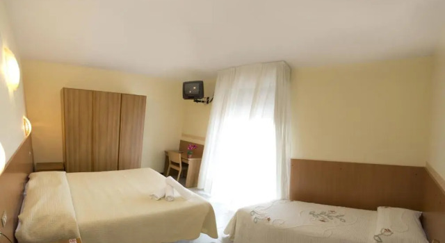 Трёхместный номер Standard Hotel Ganfo