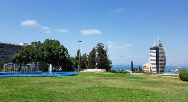 Апартаменты Carmel Apartments