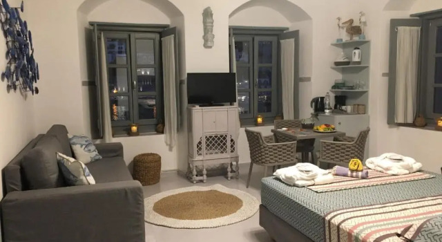 On The Port Mansion studio, Varaa Hotelli Hydra Saronic Islands