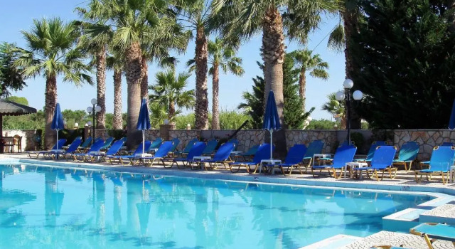 Полулюкс с балконом Paradise Apartments