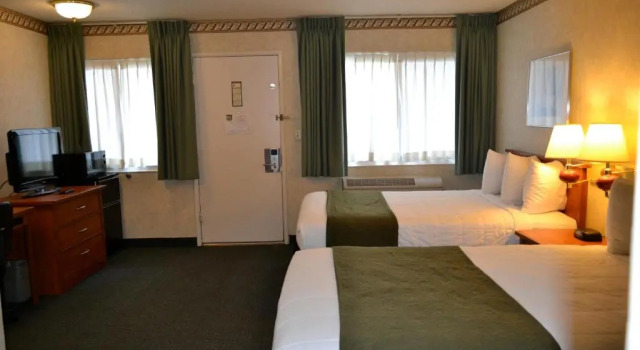 Четырёхместный люкс Quality Inn & Suites Silicon Valley
