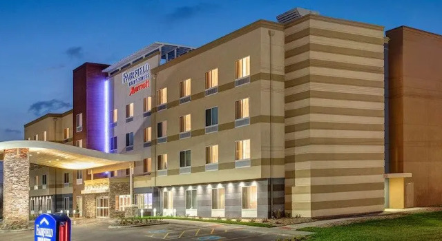 Двухместный люкс Fairfield Inn & Suites by Marriott Savannah SW/Richmond Hill