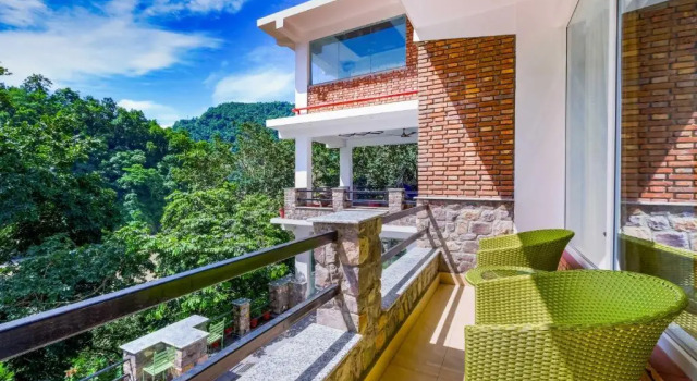 Двухместный номер Standard с балконом Summit By The Ganges Beach Resort & Spa- The Signature Collection