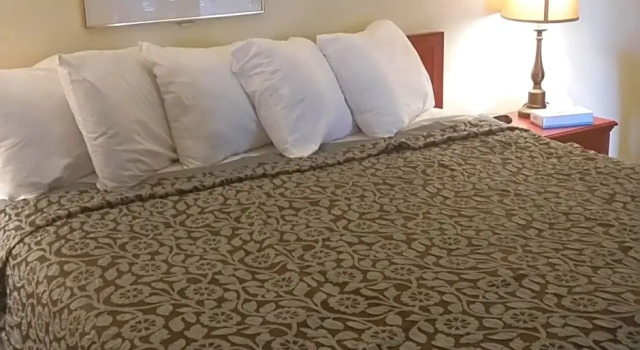 Люкс Deluxe Days Inn by Wyndham Orange Anaheim