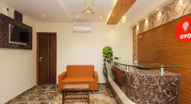 OYO 11706 Hotel Avion Park
