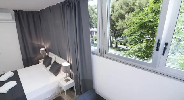 Apartment Aspalathos Centar - City center, a few minutes walking distance to the UNESCO Palace, parking lot in front of the apartment, Prenota Appartamento Splitska 