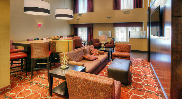 Hampton Inn & Suites Las Vegas-Henderson, Забронировать Отель Хендерсон Лас-Вегас, рядом с Казино Sunset Station