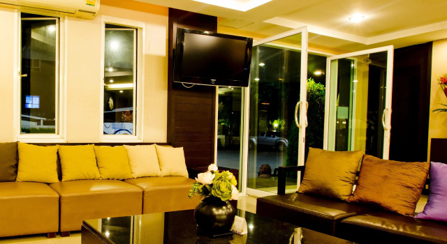 Sinsuvarn Airport Suite