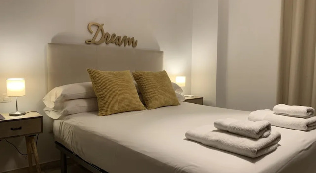 Caleta Homes - Apartamentos Tribuna, Забронировать Апартаменты/квартира Отели Малаги с парковкой, рядом с Centro Comercial Larios Centro, Парковка
