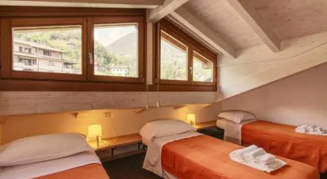 Holiway Home Cedro 312, Book Apartment Hotels in Como with a Pool, Swimming Pool