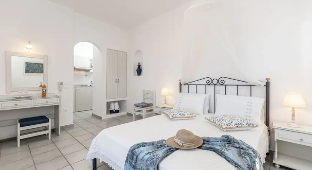Полулюкс с балконом и с видом на море Zanneta Apartments & Suites