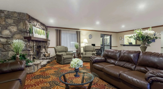 Days Inn & Suites by Wyndham Kaukauna WI, Rezerwuj Hotel Kaukauna Wisconsin